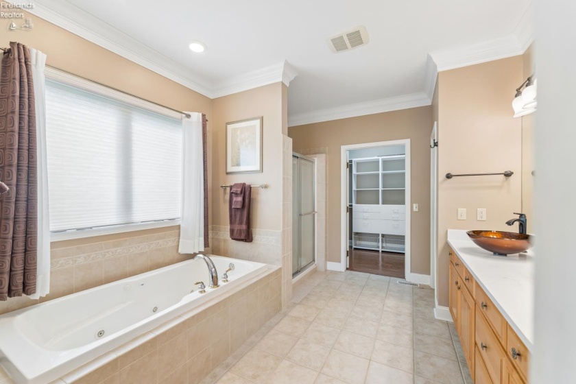 616 Harbourside Drive, Sandusky, 44870, 4 Bedrooms Bedrooms, ,3 BathroomsBathrooms,Residential,For Sale,Harbourside,20263162