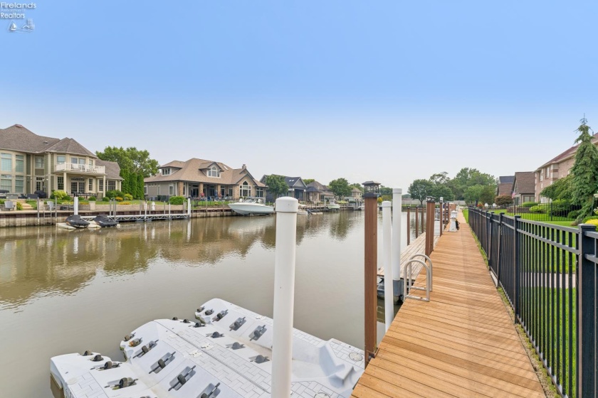 616 Harbourside Drive, Sandusky, 44870, 4 Bedrooms Bedrooms, ,3 BathroomsBathrooms,Residential,For Sale,Harbourside,20263162