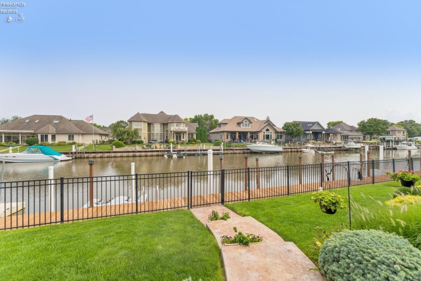 616 Harbourside Drive, Sandusky, 44870, 4 Bedrooms Bedrooms, ,3 BathroomsBathrooms,Residential,For Sale,Harbourside,20263162