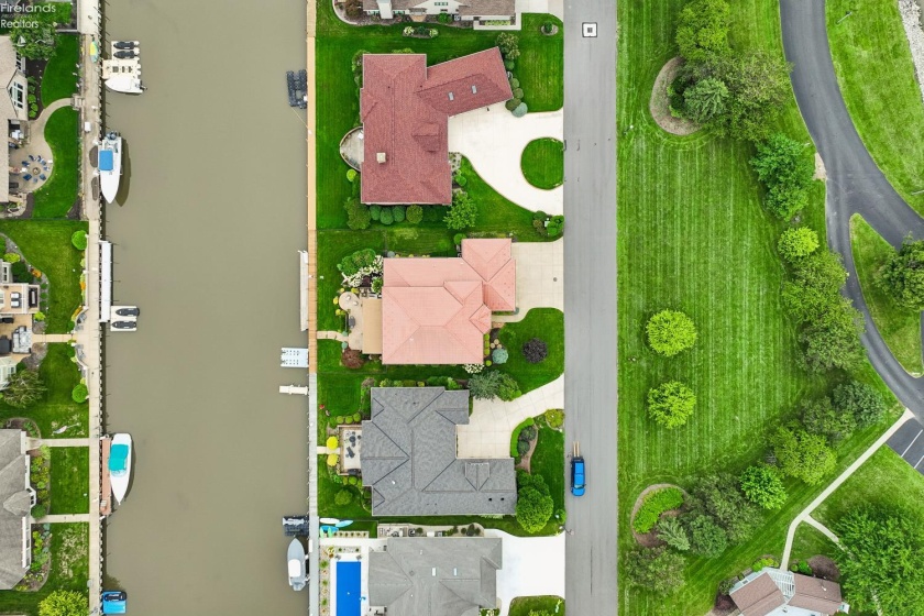 616 Harbourside Drive, Sandusky, 44870, 4 Bedrooms Bedrooms, ,3 BathroomsBathrooms,Residential,For Sale,Harbourside,20263162