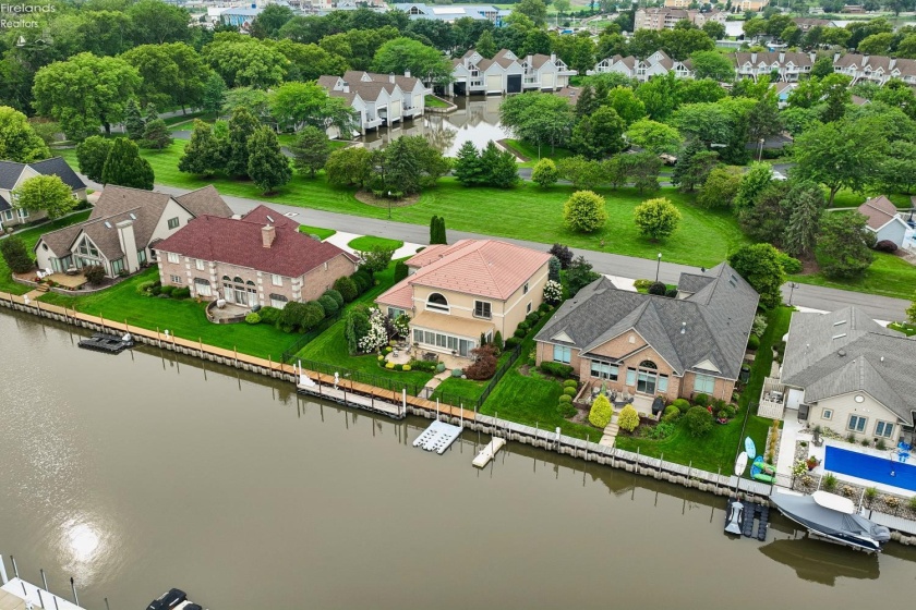 616 Harbourside Drive, Sandusky, 44870, 4 Bedrooms Bedrooms, ,3 BathroomsBathrooms,Residential,For Sale,Harbourside,20263162