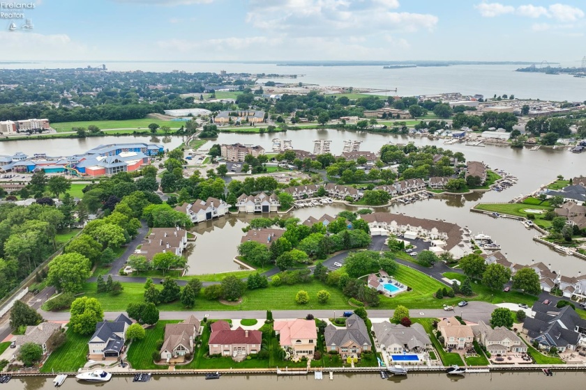 616 Harbourside Drive, Sandusky, 44870, 4 Bedrooms Bedrooms, ,3 BathroomsBathrooms,Residential,For Sale,Harbourside,20263162