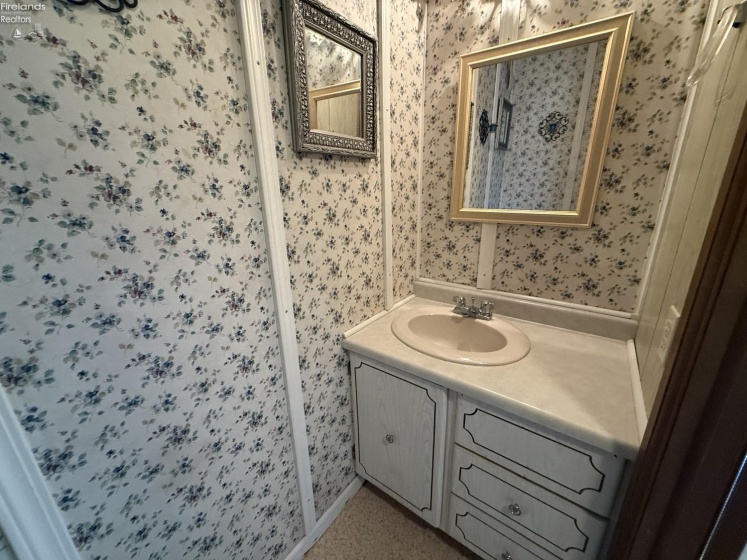 2450 County Road 62, Gibsonburg, 43431, 3 Bedrooms Bedrooms, ,2 BathroomsBathrooms,Residential,For Sale,County Road 62,20263226