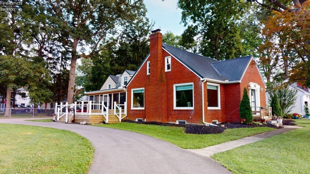 805 Maplewood, Willard, 44890, 5 Bedrooms Bedrooms, ,3 BathroomsBathrooms,Residential,For Sale,Maplewood,20263190