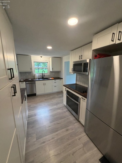 713 Walnut Street, Fremont, 43420, 2 Bedrooms Bedrooms, ,1 BathroomBathrooms,Residential,For Sale,Walnut Street,20263138