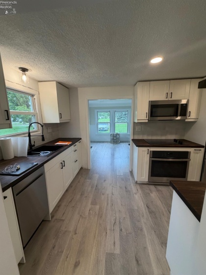 713 Walnut Street, Fremont, 43420, 2 Bedrooms Bedrooms, ,1 BathroomBathrooms,Residential,For Sale,Walnut Street,20263138
