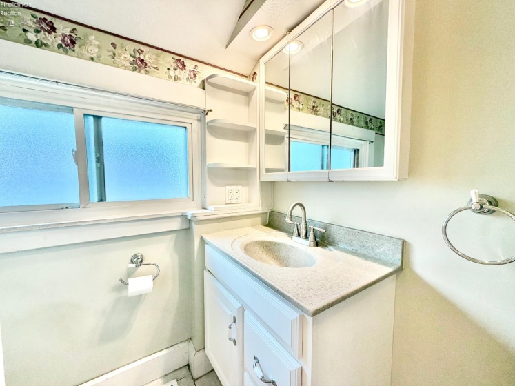 168 Buckeye Street, Bellevue, 44811, 2 Bedrooms Bedrooms, ,2 BathroomsBathrooms,Residential,For Sale,Buckeye,20263179