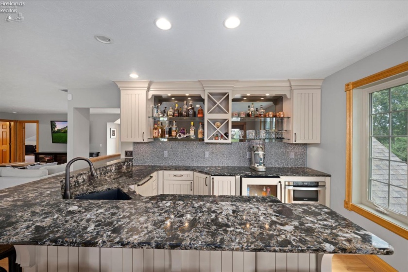 3646 Confederate Drive, Marblehead, 43440, 4 Bedrooms Bedrooms, ,3 BathroomsBathrooms,Residential,For Sale,Confederate,20263242