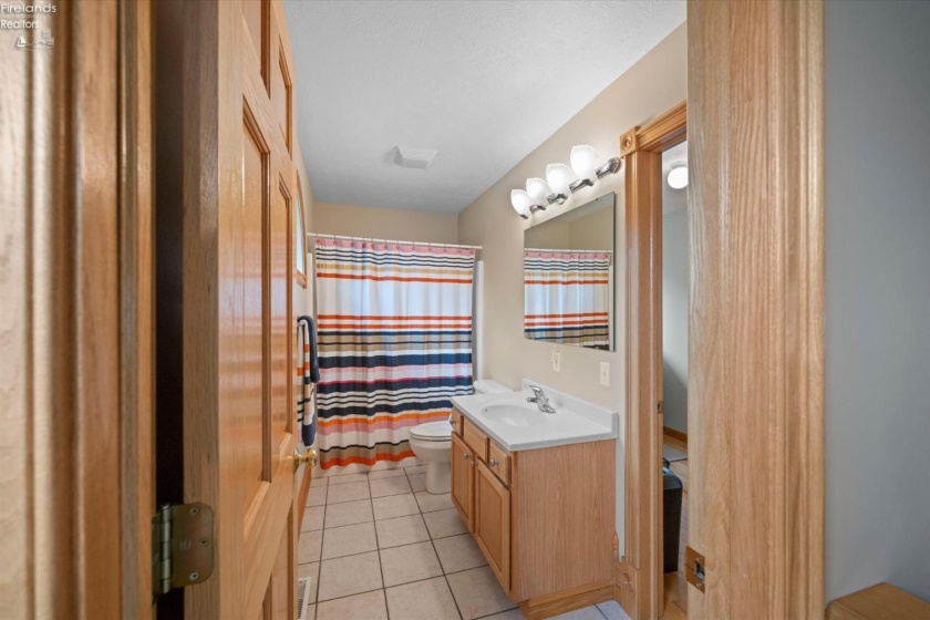 3646 Confederate Drive, Marblehead, 43440, 4 Bedrooms Bedrooms, ,3 BathroomsBathrooms,Residential,For Sale,Confederate,20263242