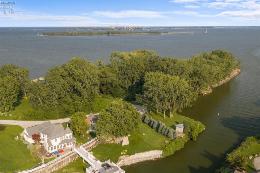 3646 Confederate Drive, Marblehead, 43440, 4 Bedrooms Bedrooms, ,3 BathroomsBathrooms,Residential,For Sale,Confederate,20263242