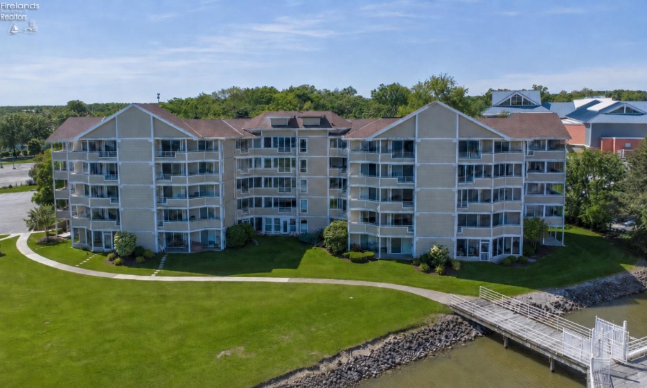 43 Marina Point Drive, Sandusky, 44870, 2 Bedrooms Bedrooms, ,2 BathroomsBathrooms,Residential,For Sale,Marina Point,20263195