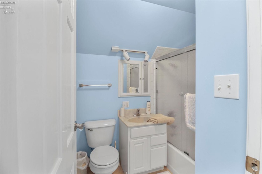 1520 Ponderosa Drive, Port Clinton, 43452, 4 Bedrooms Bedrooms, ,2 BathroomsBathrooms,Residential,For Sale,Ponderosa,20263249