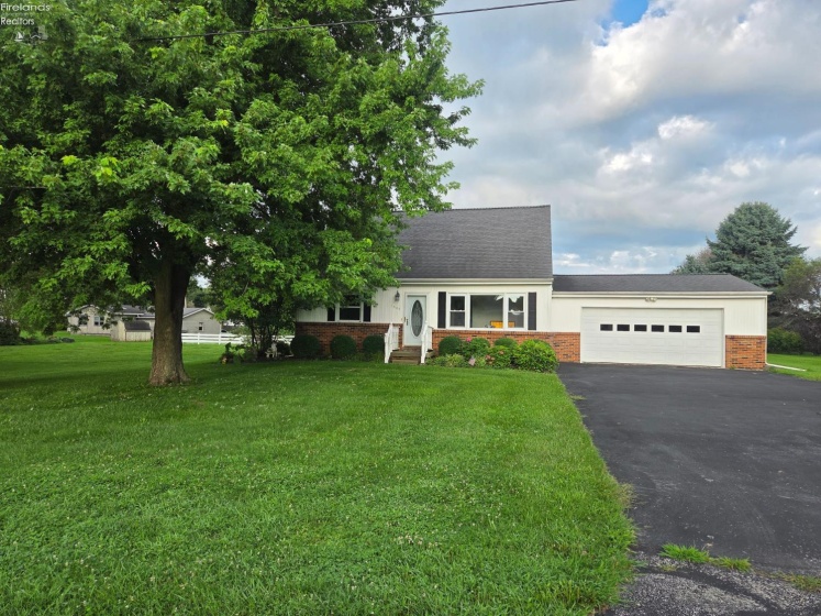 1520 Ponderosa Drive, Port Clinton, 43452, 4 Bedrooms Bedrooms, ,2 BathroomsBathrooms,Residential,For Sale,Ponderosa,20263249