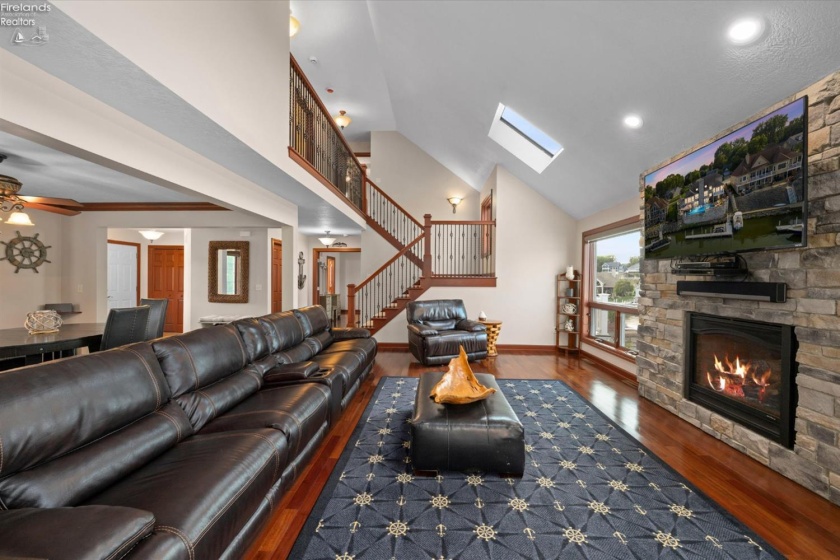 4555 Forest Glen Lane, Marblehead, 43440, 6 Bedrooms Bedrooms, ,4 BathroomsBathrooms,Residential,For Sale,Forest Glen,20263253
