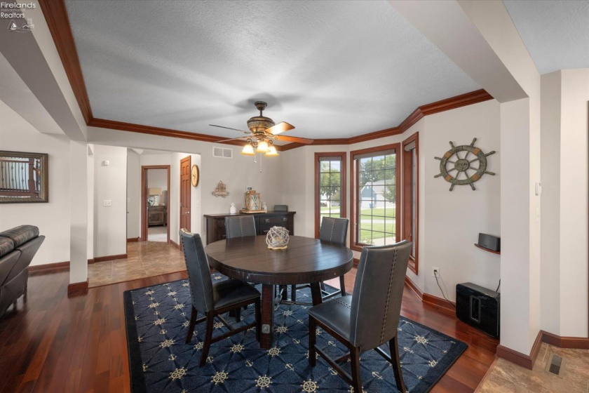 4555 Forest Glen Lane, Marblehead, 43440, 6 Bedrooms Bedrooms, ,4 BathroomsBathrooms,Residential,For Sale,Forest Glen,20263253