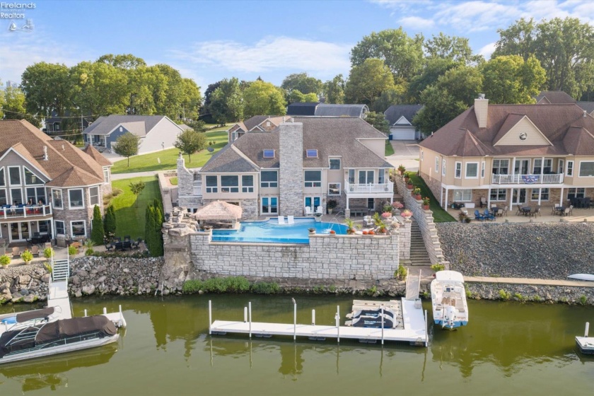 4555 Forest Glen Lane, Marblehead, 43440, 6 Bedrooms Bedrooms, ,4 BathroomsBathrooms,Residential,For Sale,Forest Glen,20263253