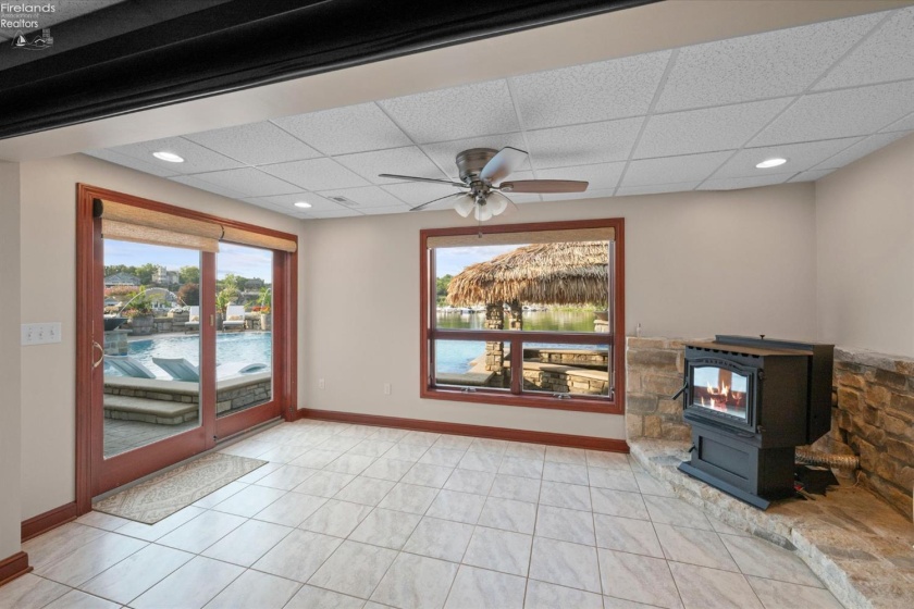 4555 Forest Glen Lane, Marblehead, 43440, 6 Bedrooms Bedrooms, ,4 BathroomsBathrooms,Residential,For Sale,Forest Glen,20263253