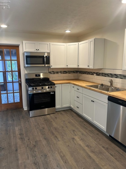 1627 Sycamore Line, Sandusky, 44870, 4 Bedrooms Bedrooms, ,2 BathroomsBathrooms,Residential,For Sale,Sycamore Line,20263256