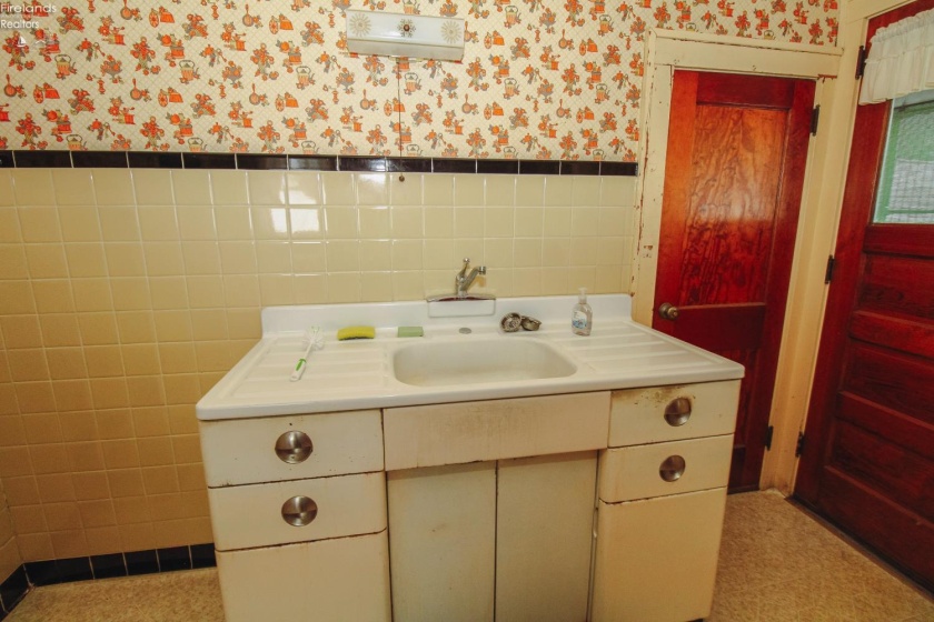1206 Waverly Road, Sandusky, 44870, 3 Bedrooms Bedrooms, ,1 BathroomBathrooms,Residential,For Sale,Waverly,20263202
