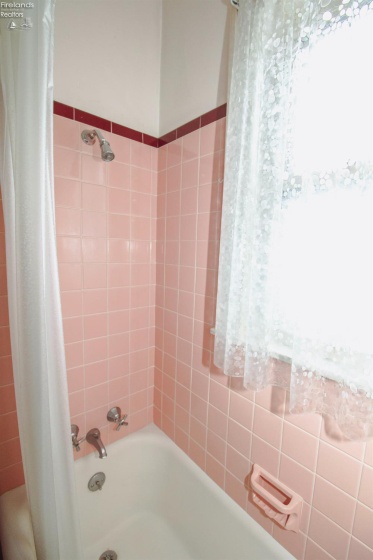 1206 Waverly Road, Sandusky, 44870, 3 Bedrooms Bedrooms, ,1 BathroomBathrooms,Residential,For Sale,Waverly,20263202