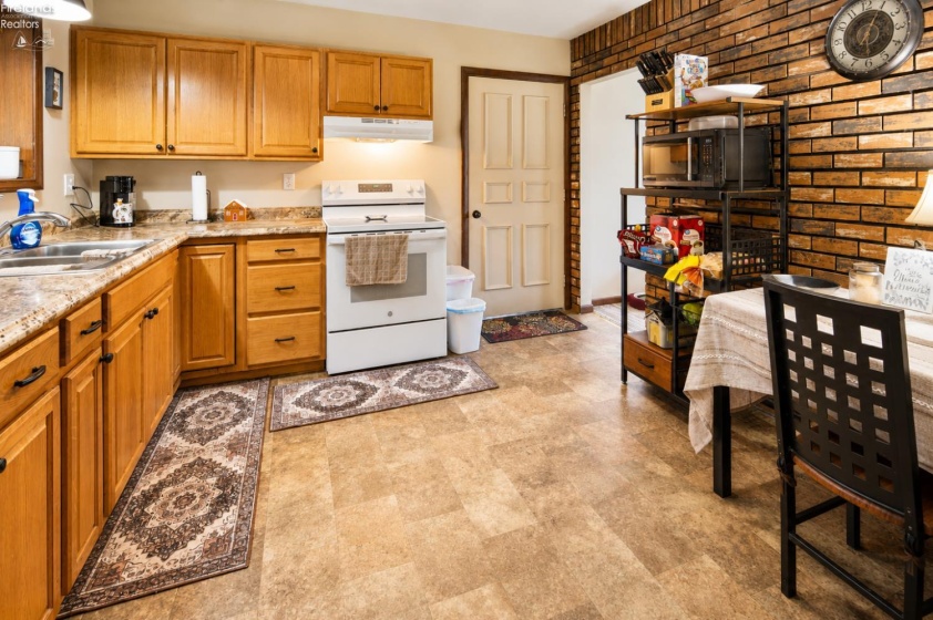 607 Ball Avenue, Fremont, 43420, 3 Bedrooms Bedrooms, ,2 BathroomsBathrooms,Residential,For Sale,Ball,20262781