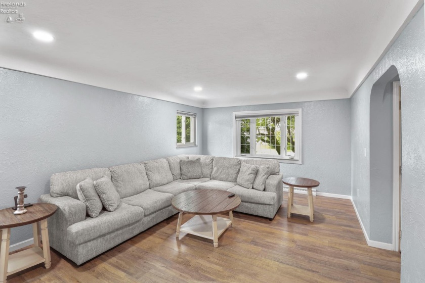 311 Albina Drive, Bellevue, 44811, 5 Bedrooms Bedrooms, ,2 BathroomsBathrooms,Residential,For Sale,Albina,20263118