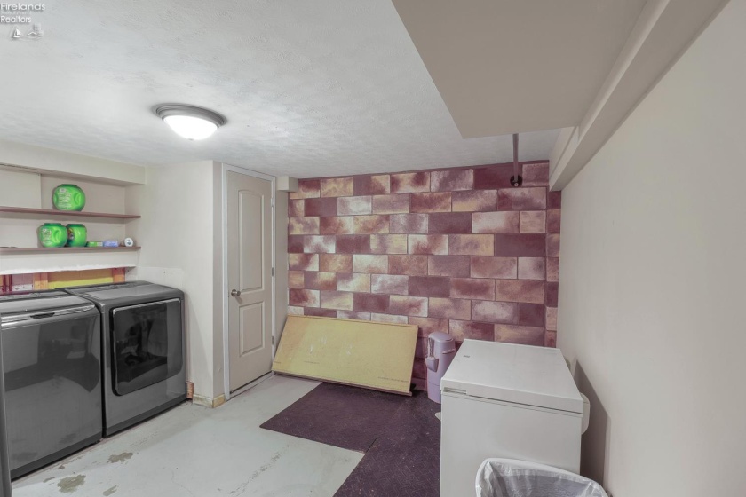 311 Albina Drive, Bellevue, 44811, 5 Bedrooms Bedrooms, ,2 BathroomsBathrooms,Residential,For Sale,Albina,20263118