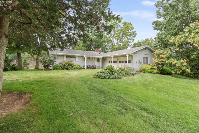 2940 Sanctuary Drive, Port Clinton, 43452, 3 Bedrooms Bedrooms, ,2 BathroomsBathrooms,Residential,For Sale,Sanctuary,20263269