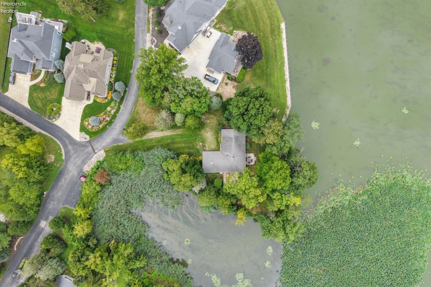 2940 Sanctuary Drive, Port Clinton, 43452, 3 Bedrooms Bedrooms, ,2 BathroomsBathrooms,Residential,For Sale,Sanctuary,20263269