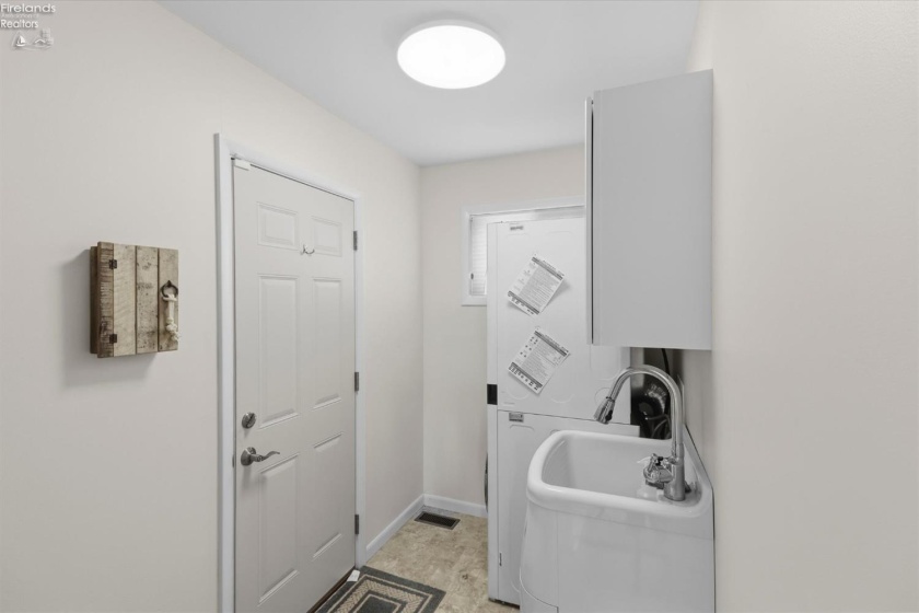 2940 Sanctuary Drive, Port Clinton, 43452, 3 Bedrooms Bedrooms, ,2 BathroomsBathrooms,Residential,For Sale,Sanctuary,20263269