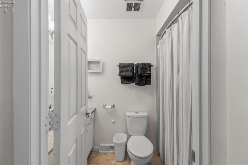 2940 Sanctuary Drive, Port Clinton, 43452, 3 Bedrooms Bedrooms, ,2 BathroomsBathrooms,Residential,For Sale,Sanctuary,20263269