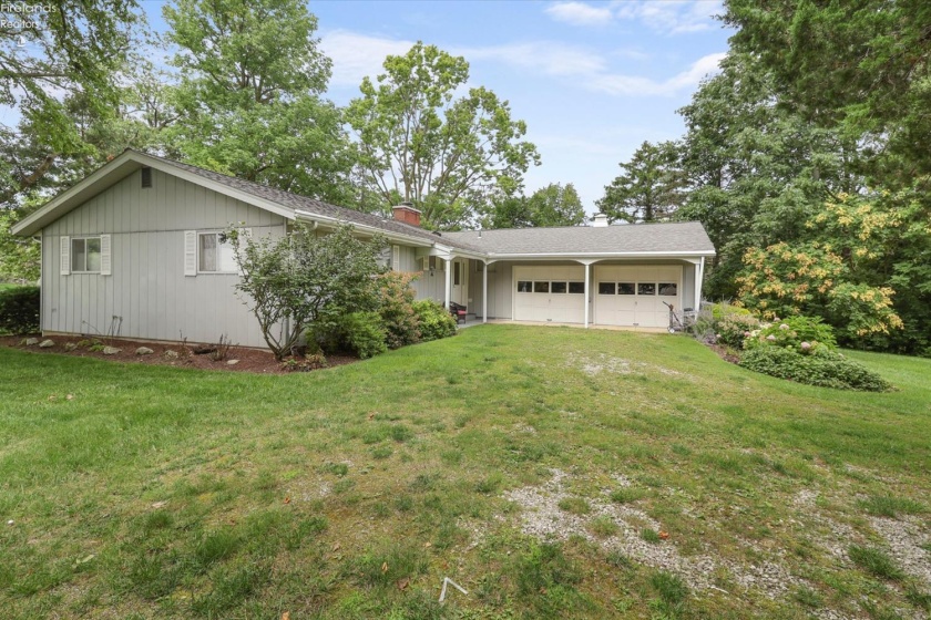 2940 Sanctuary Drive, Port Clinton, 43452, 3 Bedrooms Bedrooms, ,2 BathroomsBathrooms,Residential,For Sale,Sanctuary,20263269