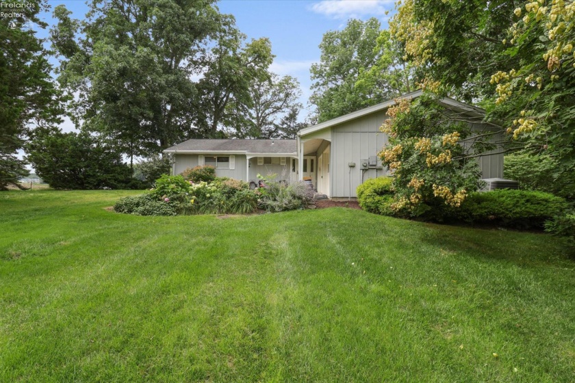 2940 Sanctuary Drive, Port Clinton, 43452, 3 Bedrooms Bedrooms, ,2 BathroomsBathrooms,Residential,For Sale,Sanctuary,20263269