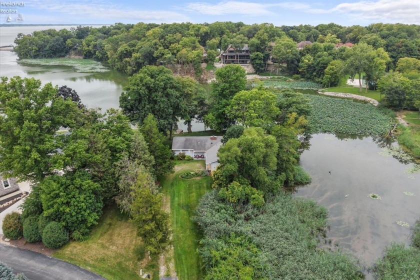 2940 Sanctuary Drive, Port Clinton, 43452, 3 Bedrooms Bedrooms, ,2 BathroomsBathrooms,Residential,For Sale,Sanctuary,20263269
