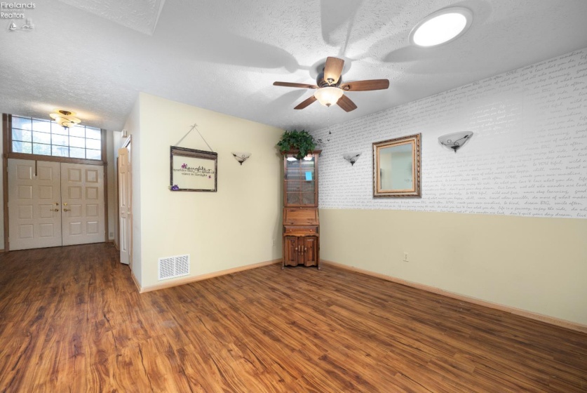 5214 Parkhurst Drive, Sheffield Village, 44054, 2 Bedrooms Bedrooms, ,2 BathroomsBathrooms,Residential,For Sale,Parkhurst,20263271