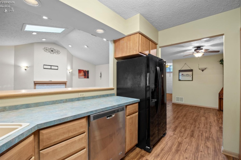 5214 Parkhurst Drive, Sheffield Village, 44054, 2 Bedrooms Bedrooms, ,2 BathroomsBathrooms,Residential,For Sale,Parkhurst,20263271
