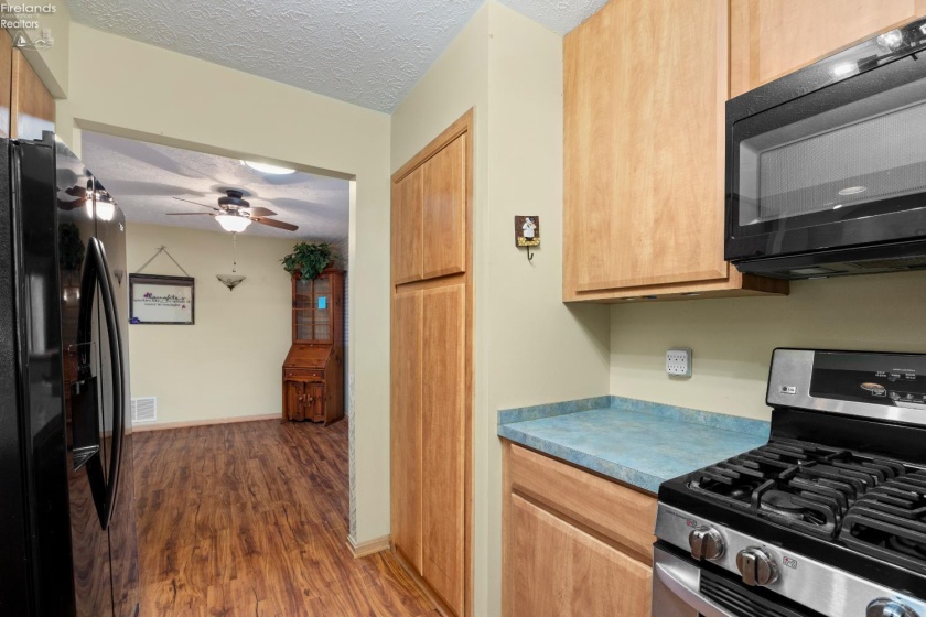 5214 Parkhurst Drive, Sheffield Village, 44054, 2 Bedrooms Bedrooms, ,2 BathroomsBathrooms,Residential,For Sale,Parkhurst,20263271