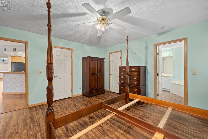 5214 Parkhurst Drive, Sheffield Village, 44054, 2 Bedrooms Bedrooms, ,2 BathroomsBathrooms,Residential,For Sale,Parkhurst,20263271
