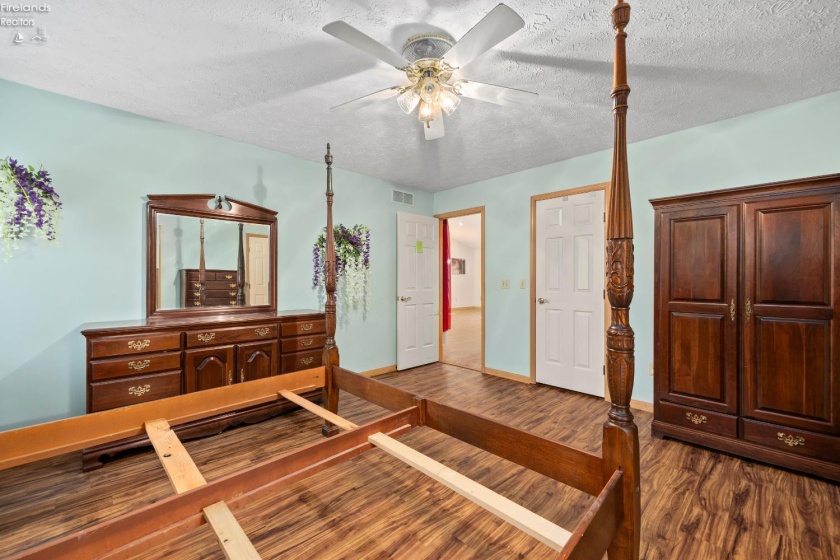 5214 Parkhurst Drive, Sheffield Village, 44054, 2 Bedrooms Bedrooms, ,2 BathroomsBathrooms,Residential,For Sale,Parkhurst,20263271