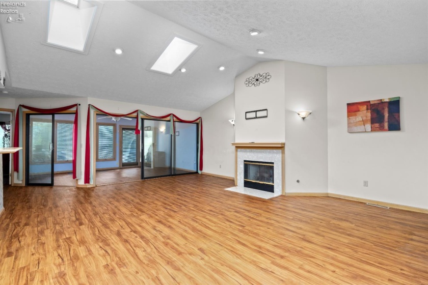 5214 Parkhurst Drive, Sheffield Village, 44054, 2 Bedrooms Bedrooms, ,2 BathroomsBathrooms,Residential,For Sale,Parkhurst,20263271