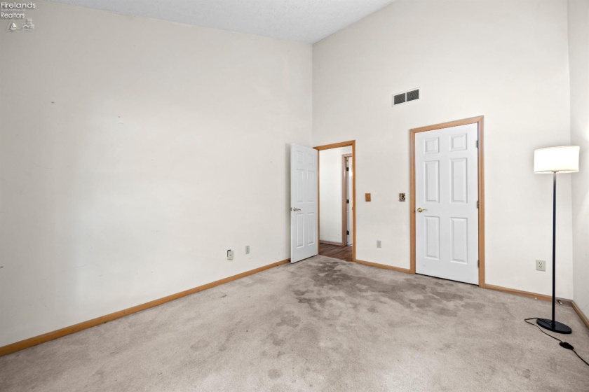 5214 Parkhurst Drive, Sheffield Village, 44054, 2 Bedrooms Bedrooms, ,2 BathroomsBathrooms,Residential,For Sale,Parkhurst,20263271