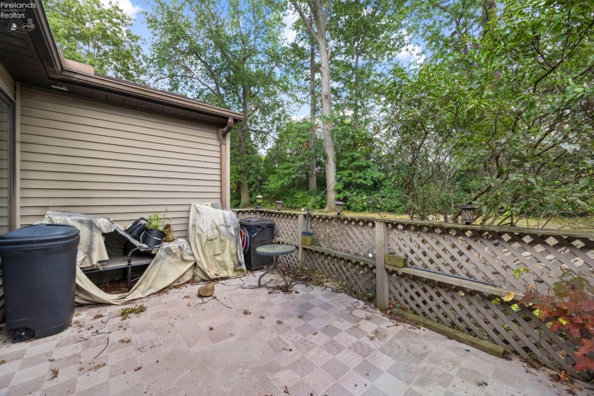 5214 Parkhurst Drive, Sheffield Village, 44054, 2 Bedrooms Bedrooms, ,2 BathroomsBathrooms,Residential,For Sale,Parkhurst,20263271