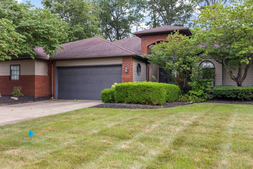 5214 Parkhurst Drive, Sheffield Village, 44054, 2 Bedrooms Bedrooms, ,2 BathroomsBathrooms,Residential,For Sale,Parkhurst,20263271