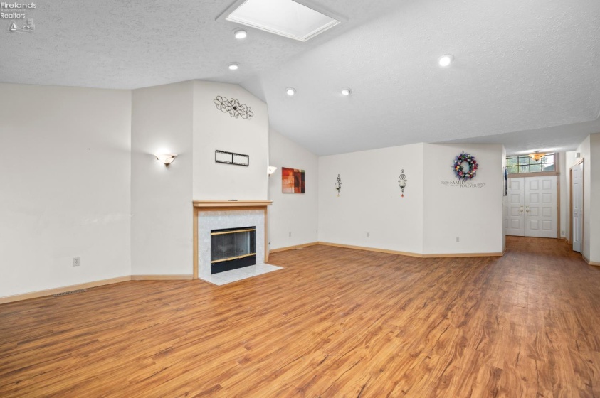 5214 Parkhurst Drive, Sheffield Village, 44054, 2 Bedrooms Bedrooms, ,2 BathroomsBathrooms,Residential,For Sale,Parkhurst,20263271