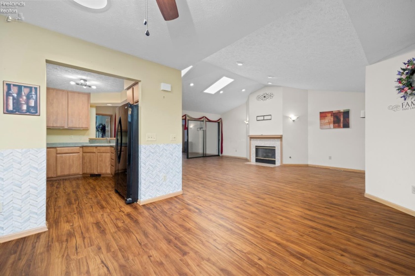 5214 Parkhurst Drive, Sheffield Village, 44054, 2 Bedrooms Bedrooms, ,2 BathroomsBathrooms,Residential,For Sale,Parkhurst,20263271