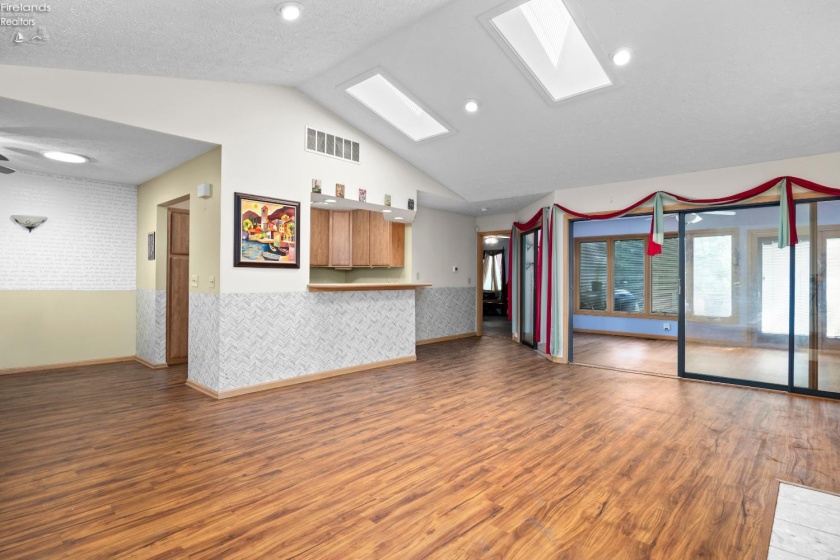 5214 Parkhurst Drive, Sheffield Village, 44054, 2 Bedrooms Bedrooms, ,2 BathroomsBathrooms,Residential,For Sale,Parkhurst,20263271