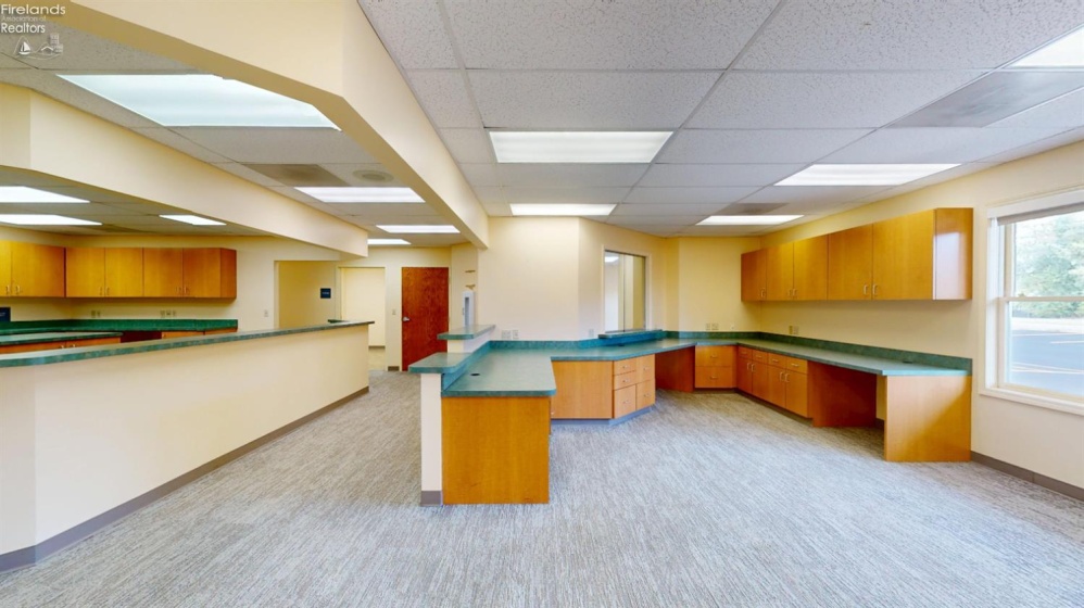 1255 Main Street, Bellevue, 44811, ,Commercial For Lease,For Lease,Main,20263276