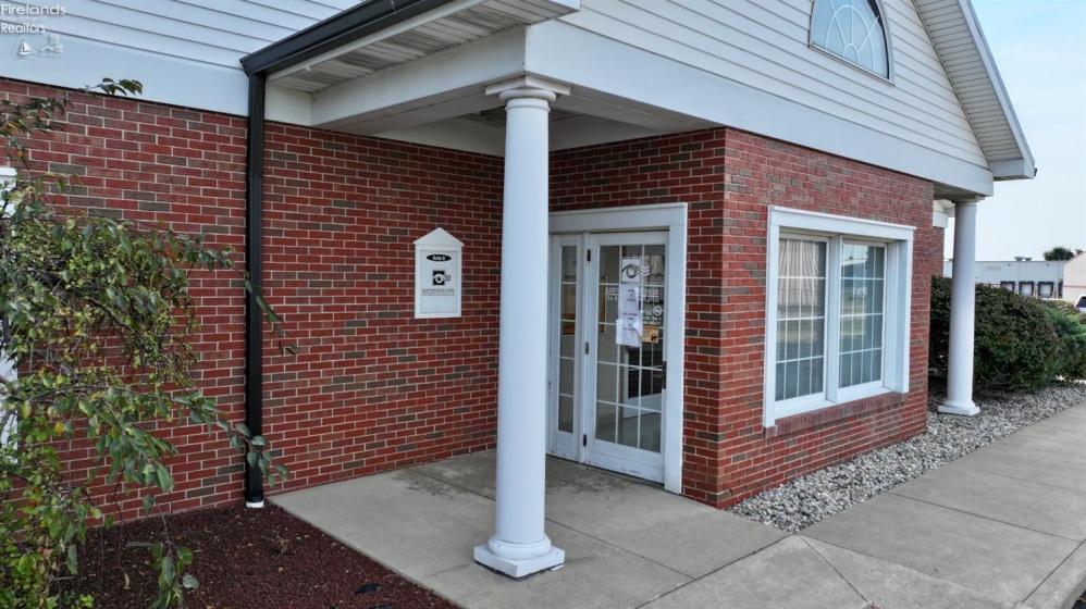 1265 Main Street, Bellevue, 44811, ,Commercial For Lease,For Lease,Main,20263277