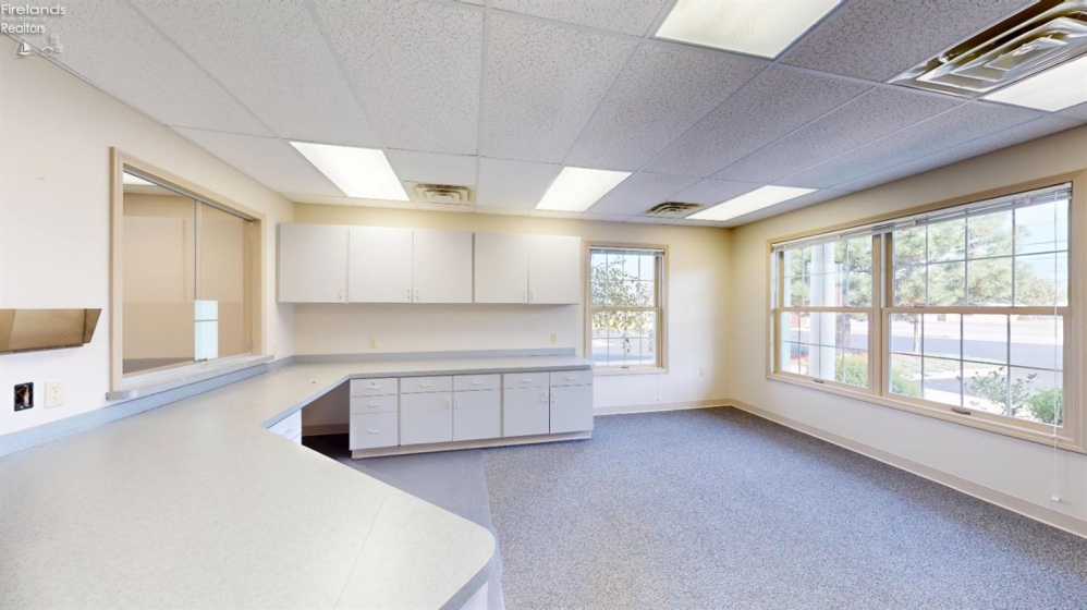 1265 Main Street, Bellevue, 44811, ,Commercial For Lease,For Lease,Main,20263277