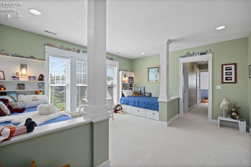 1304 Overlook Drive, Port Clinton, 43452, 5 Bedrooms Bedrooms, ,7 BathroomsBathrooms,Residential,For Sale,Overlook,20263132
